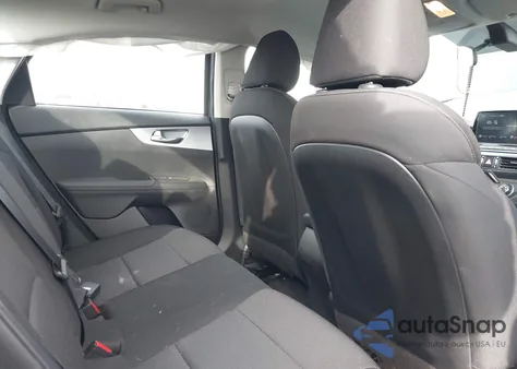 2022 Kia Forte Lxs z USA, uszkodzony, nr VIN 3KPF24AD2NE465889